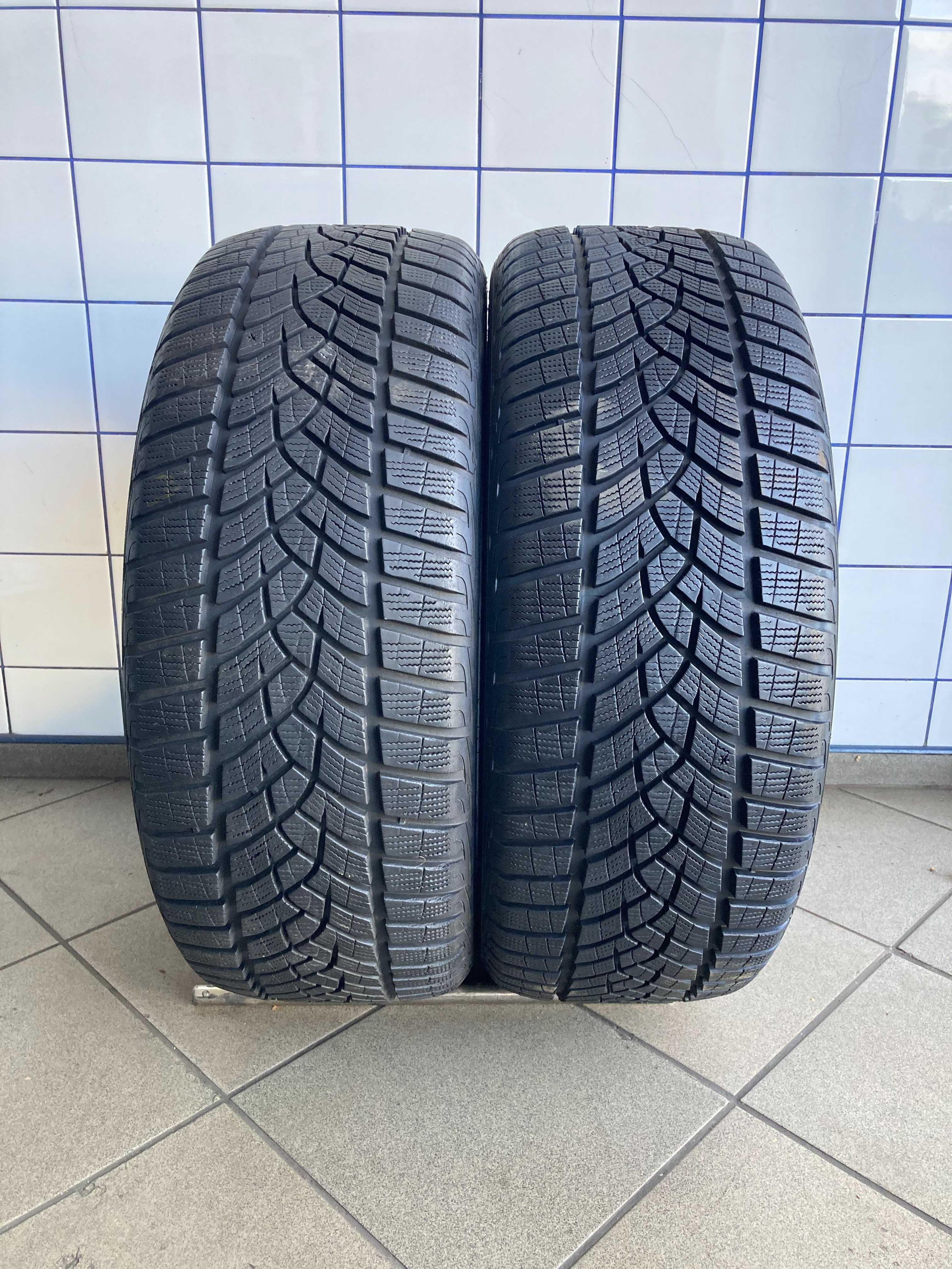 2szt. 2021r. 235/45R20 Goodyear Ultragrip [147]