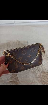 Louis Vuitton mini Pochette