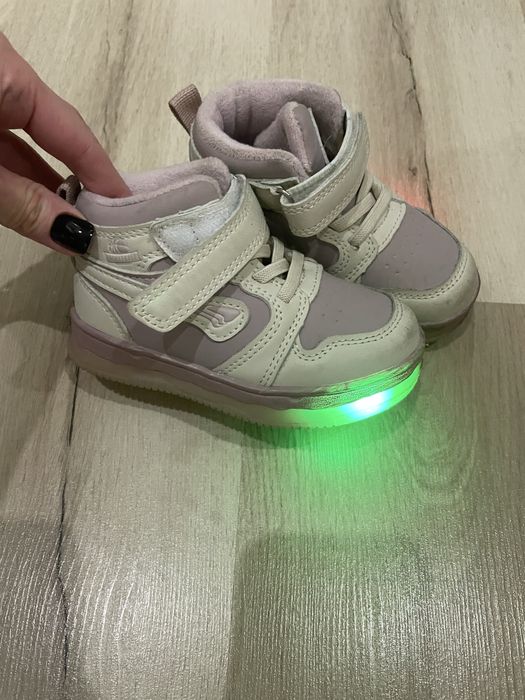 Тепленькі чобітки для дівчинки