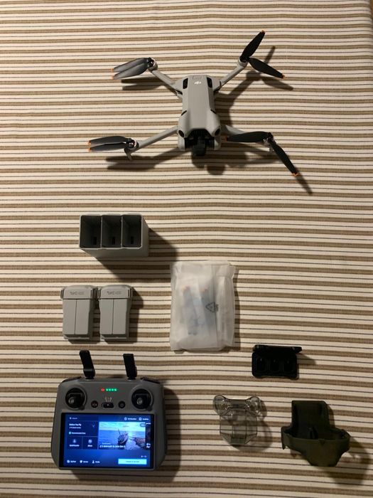 Drone DJI MINI 4 PRO FLY MORE COMBO + Acessórios