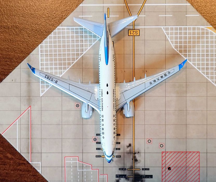 Boeing B737-700 w barwach China Southern (edycja limitowana)