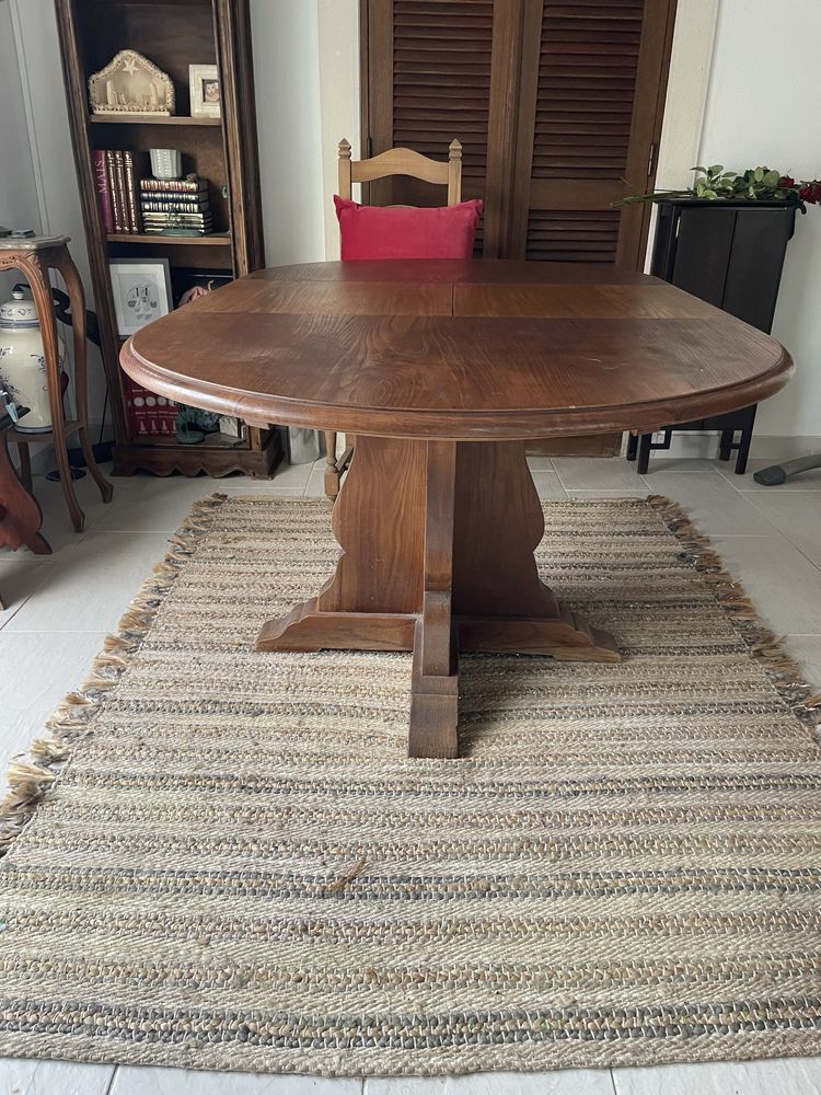 Mesa de madeira de Castanho e 6 cadeiras