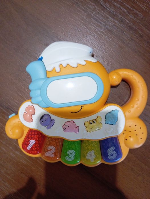 Музична іграшка розвиваюча