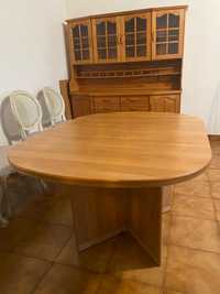 Mesa de sala em madeira