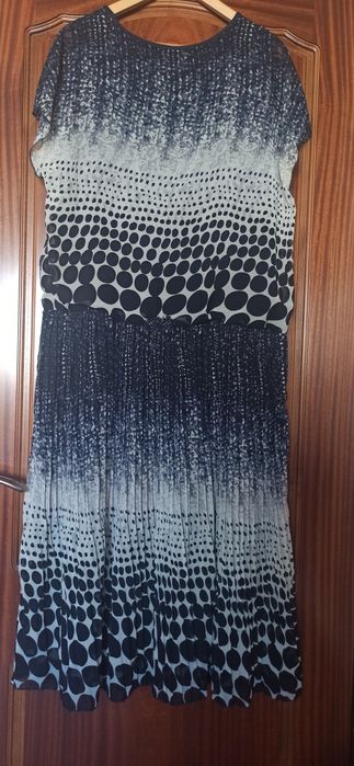 Платья нарядные 3 шт