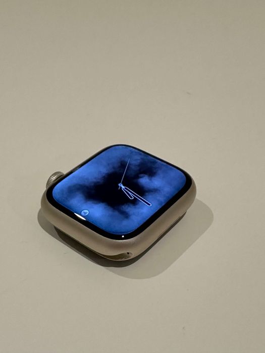 Apple Watch Series 8 41mm koperta z aluminium (księżycowa poświata)