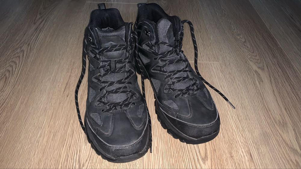 Зимові чоботи skechers