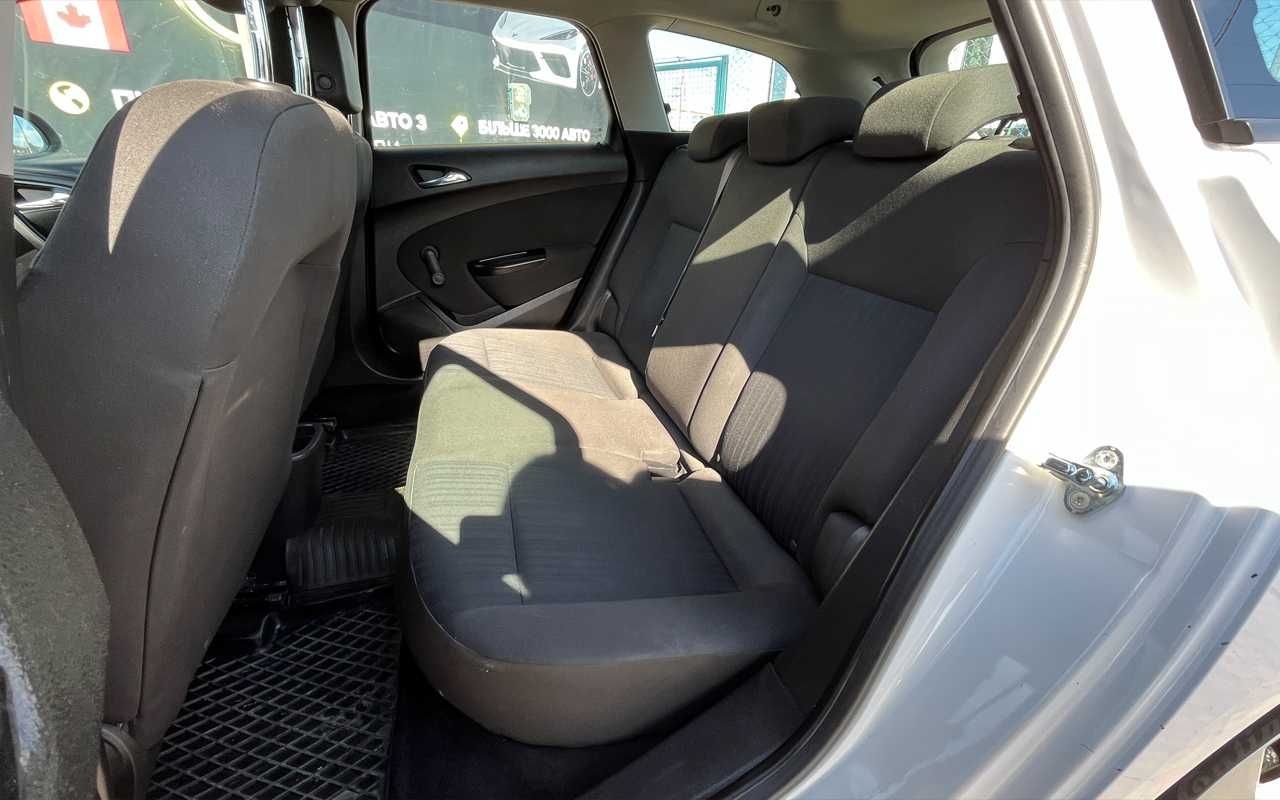 Opel Astra Sports Tourer 2014