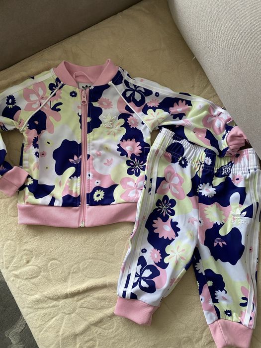 Продам костюм на дівчинку