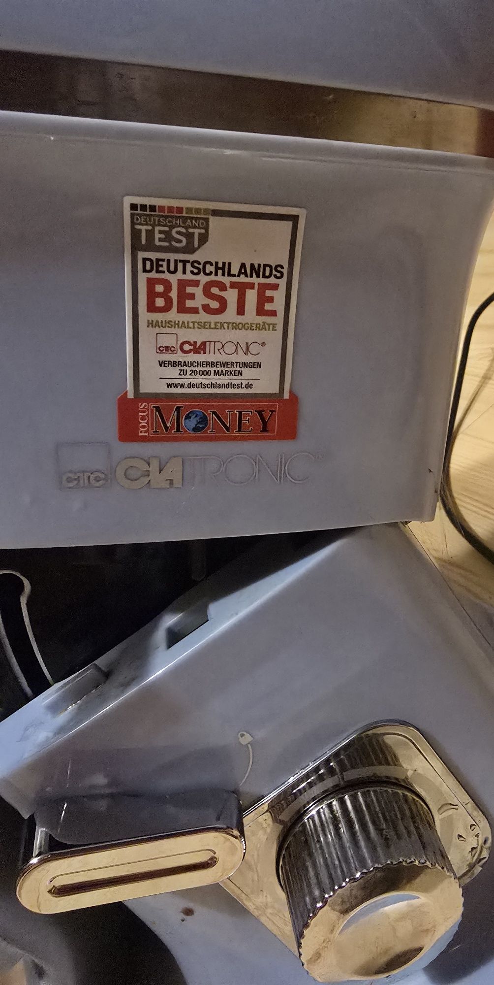Robot kuchenny z miską