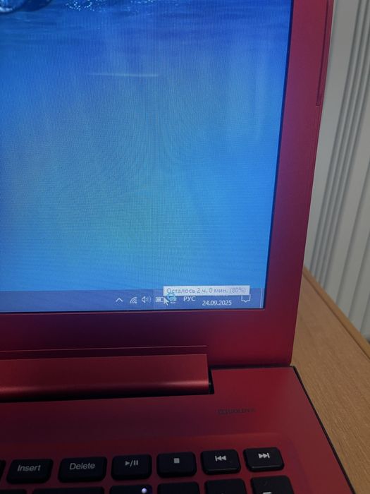Ноутбук. Підійде для робити в офісі а також дітям для навчання.