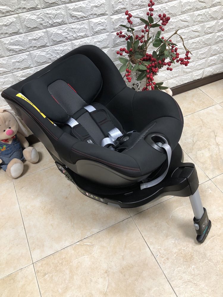 Автокрісло Britax Römer DUALFIX M i-SIZE Група 0+/1 (0-18 кг)
