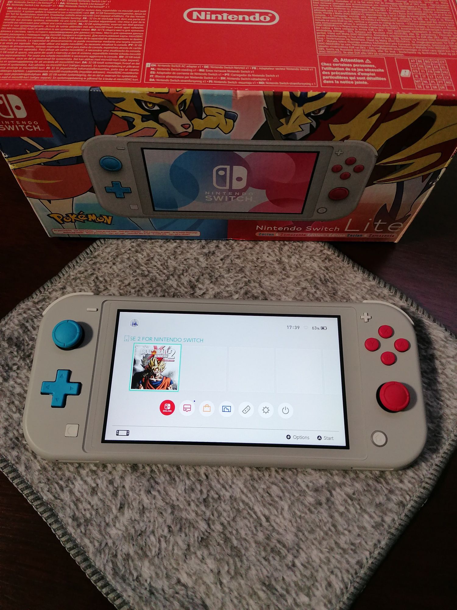 Nintendo Switch Lite Pokémon Edition Zacian Zamacenta