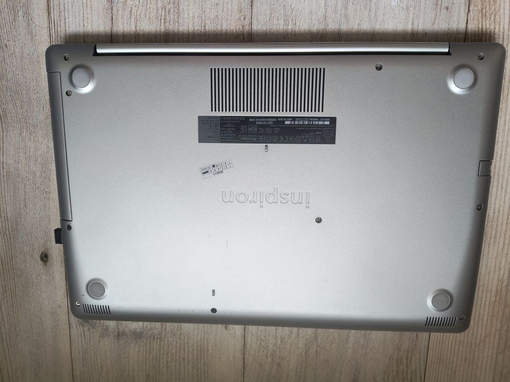 Laptop Dell Inspirion 5570