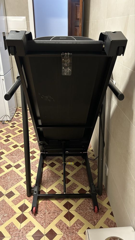 Passadeira Eletrica Domyos T520B - dobravel e pouco uso