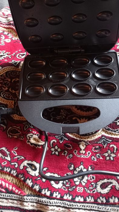 Орешница Rotex RSM130-B горішниця вафельниця