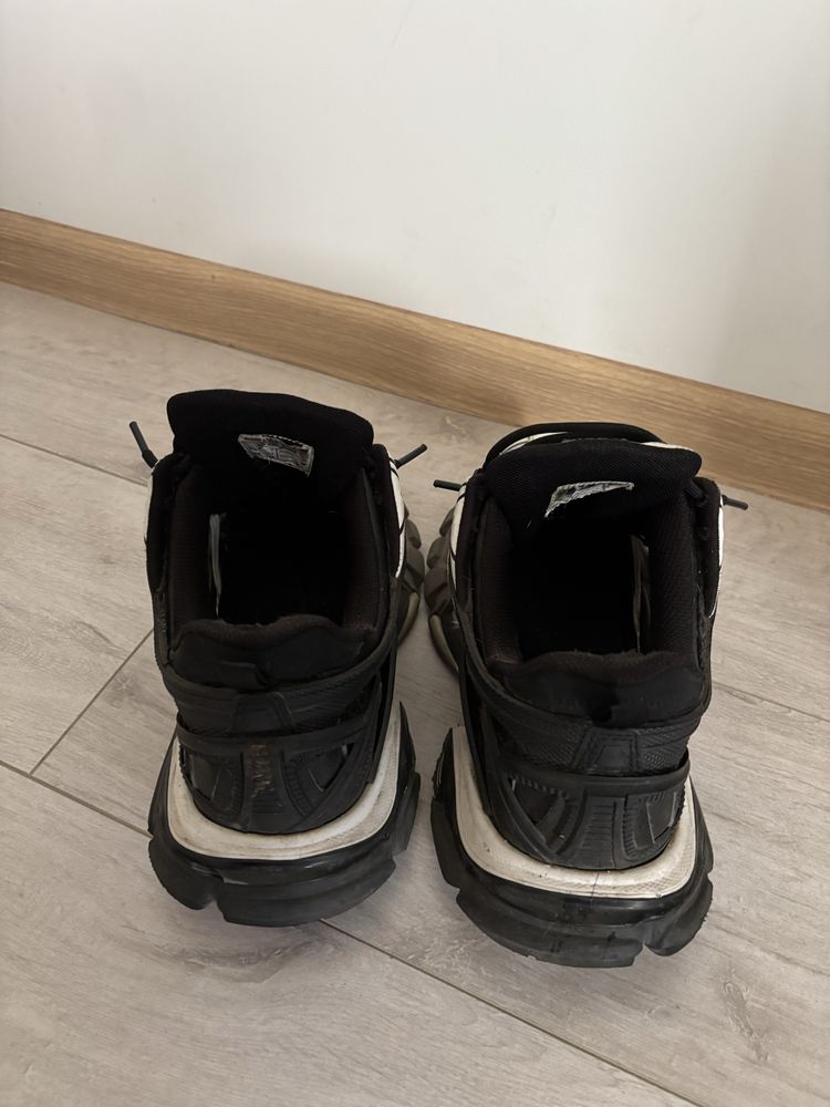 Balenciaga track 2
