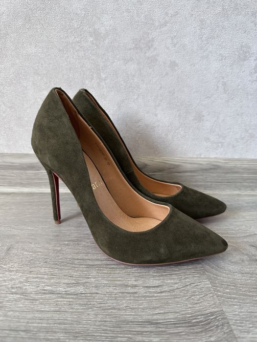 Жіночі туфлі човники Louboutin 10 см