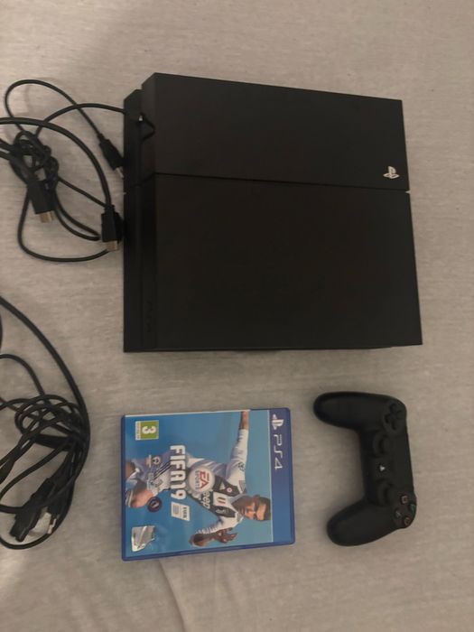 Zestaw PS4 Fat 500 gb Pad Gra