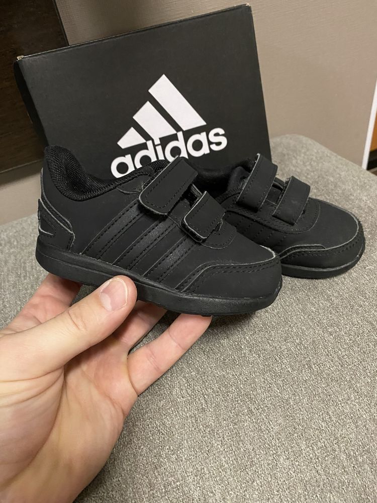 Красовки детские Adidas размер 21  (5К)