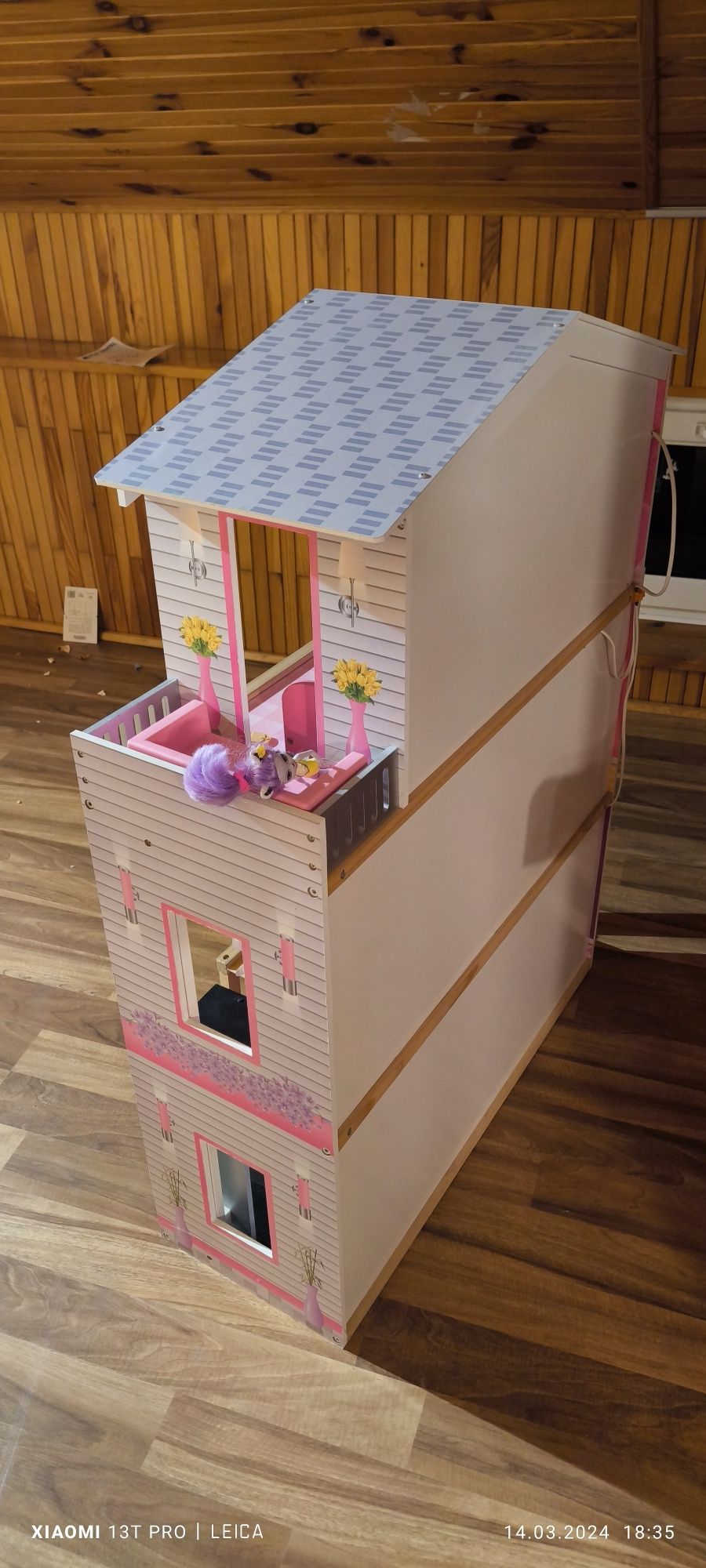 Domek dla lalek winda 3 piętrowy z wyposażeniem
