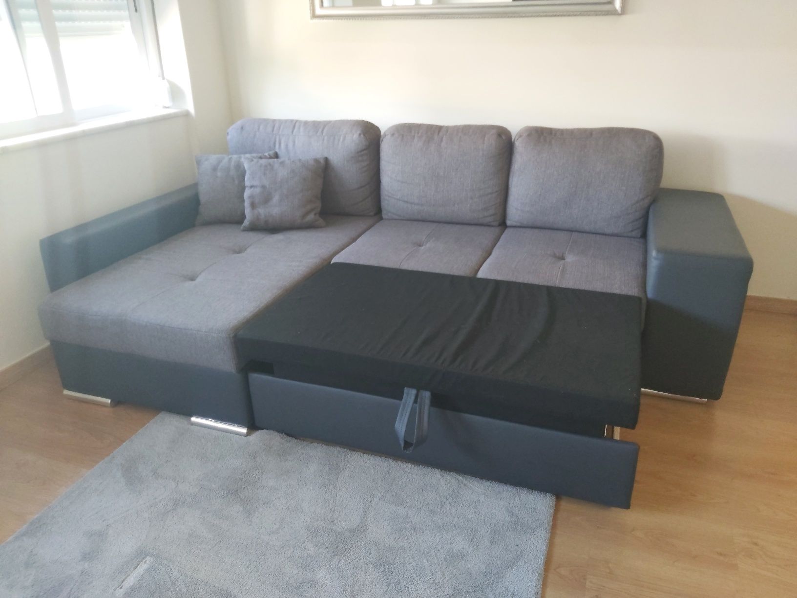 Sofá chaise longue com sofa cama