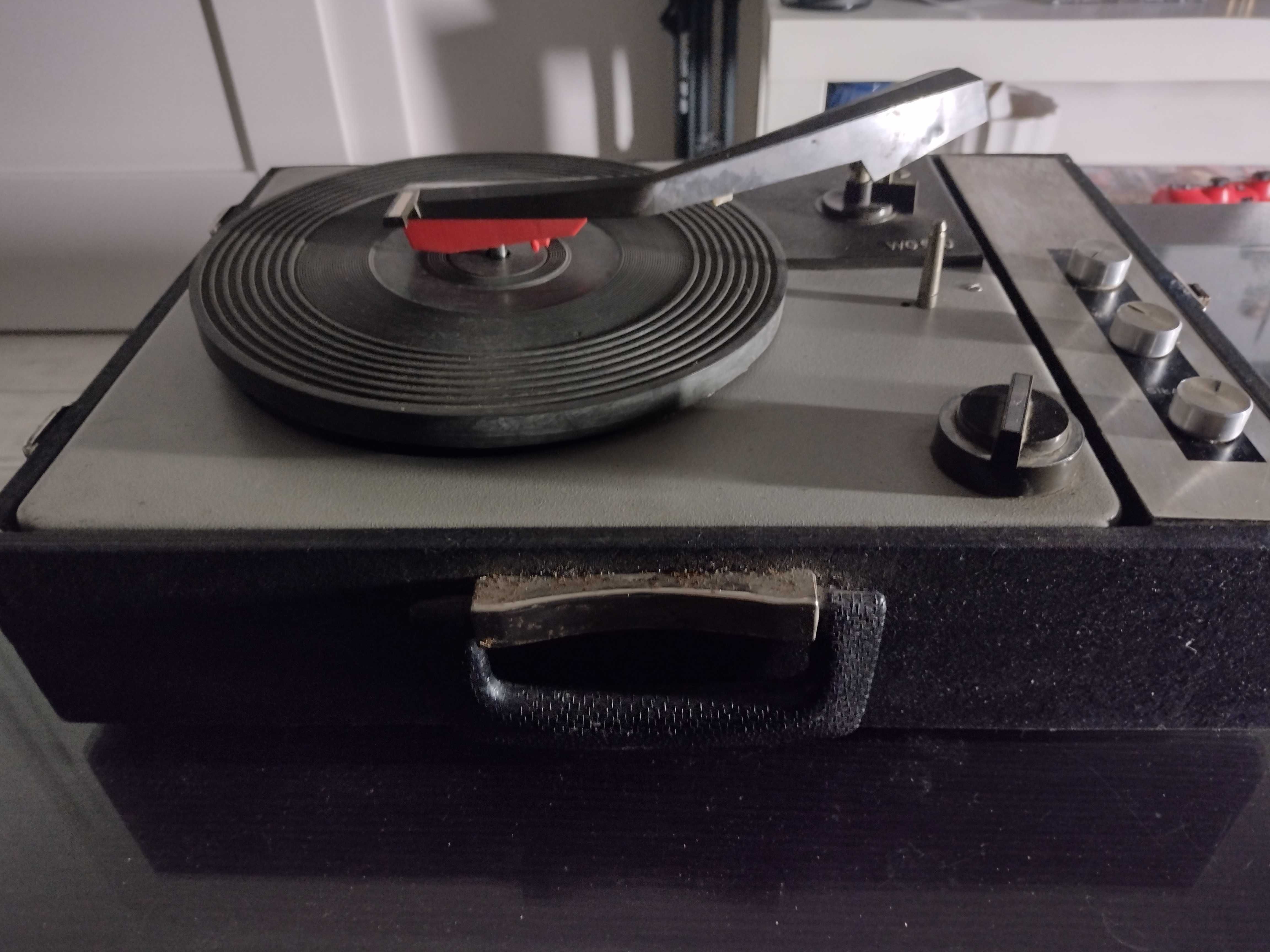 Gramofon Unitra Fonica WG 550