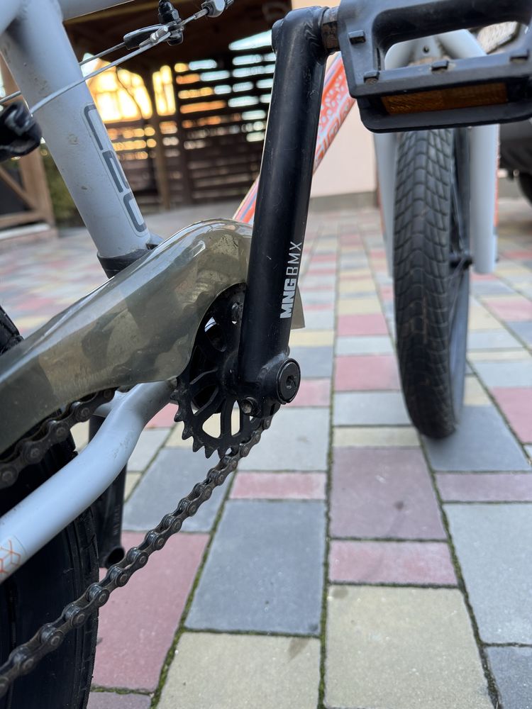 Велосипед BMX для трюків