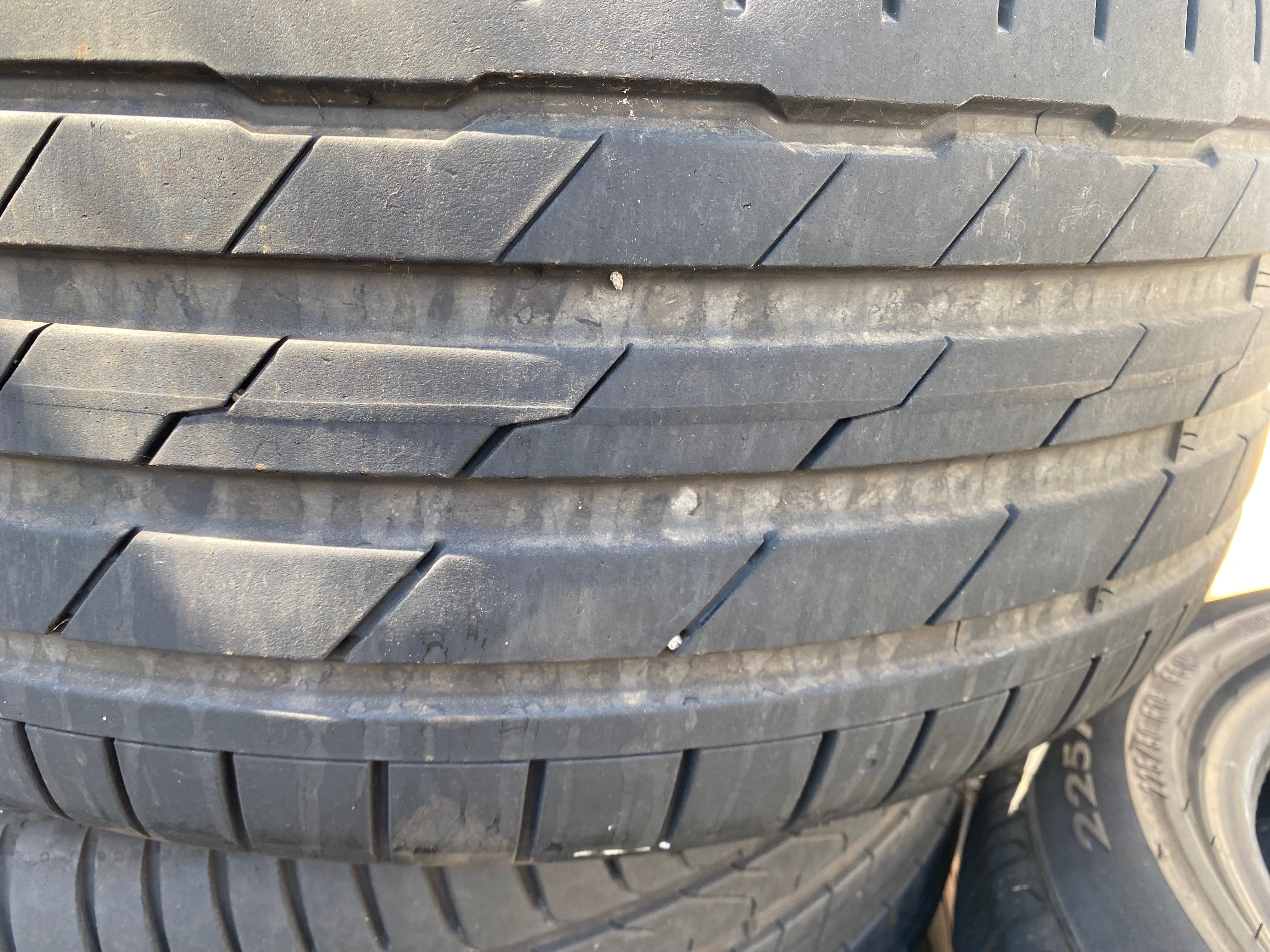 Pneus hankook 245/40/19