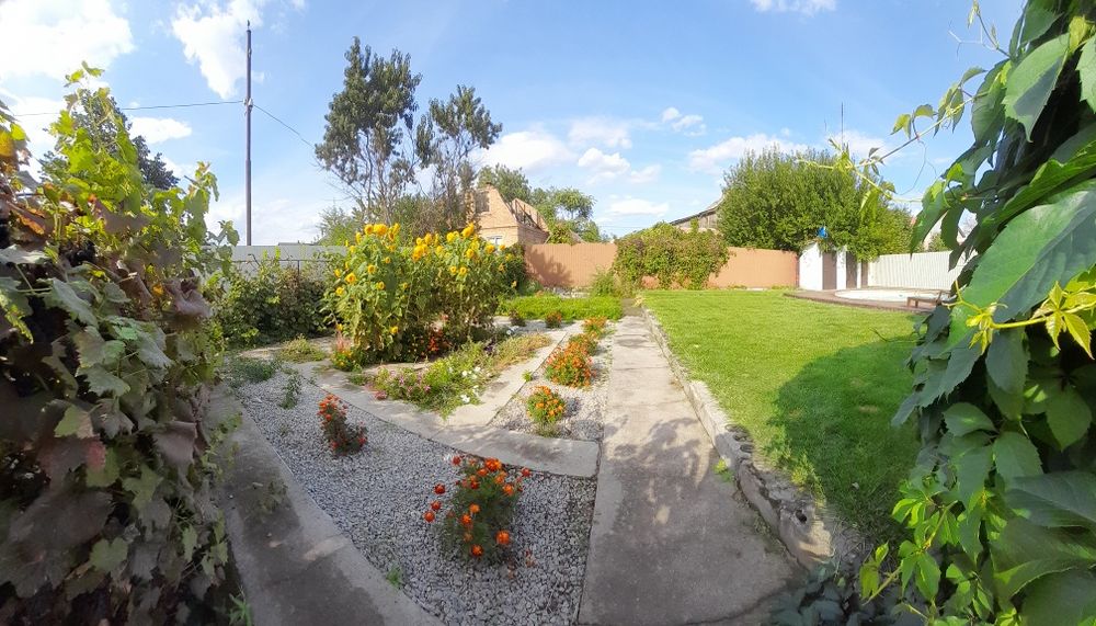 Дом с бассейном.