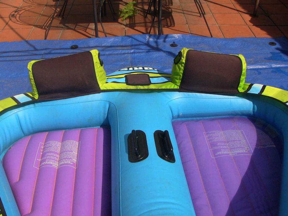 Boia de reboque para barco, duas pessoas.