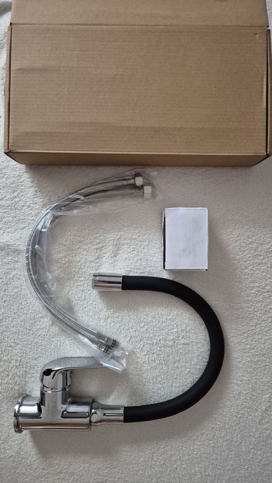 Bateria zlewozmywakowa stojąca z elastyczną wylewką