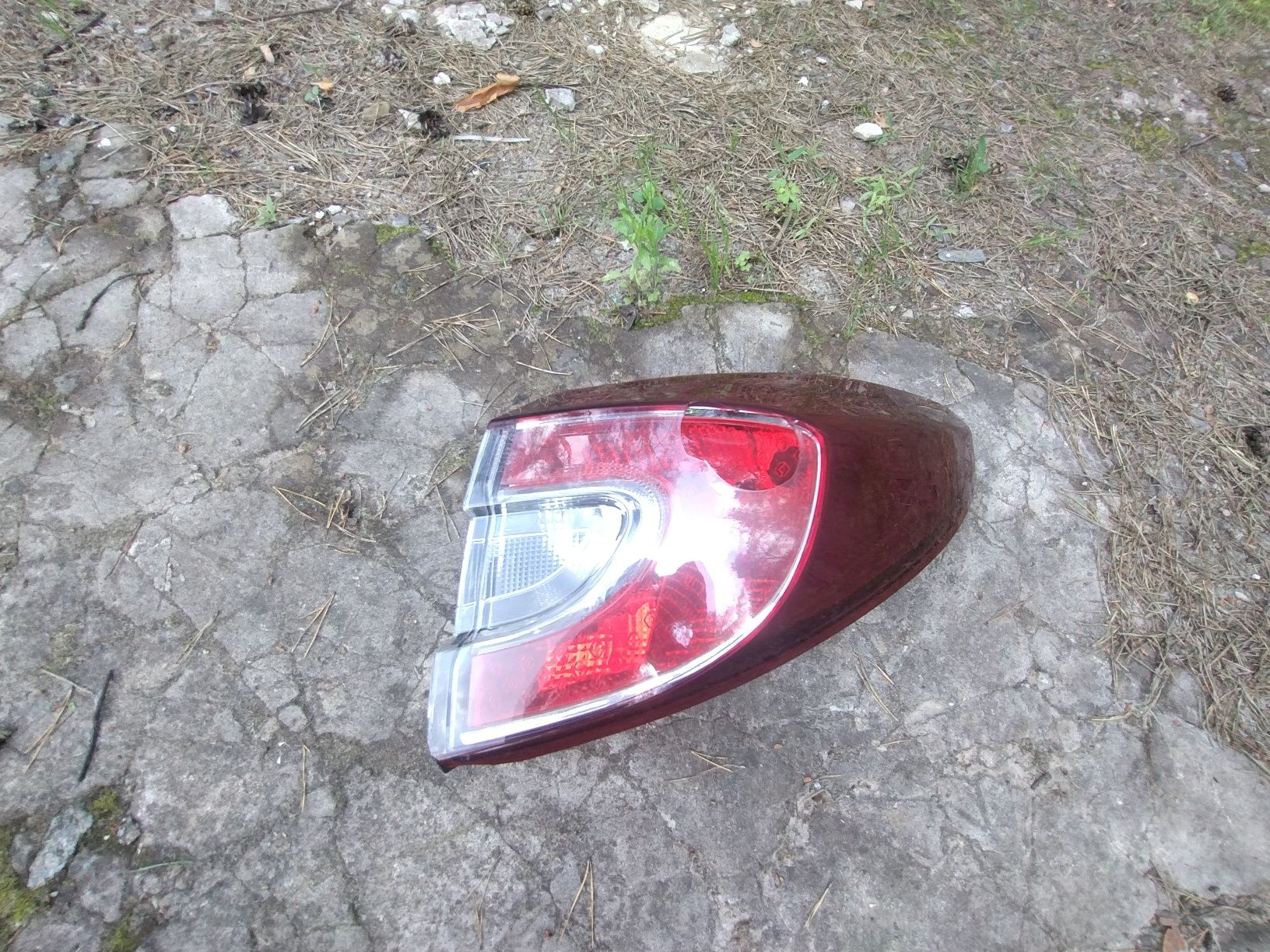 Задній фонар правий Renault Megane 3 265500010R