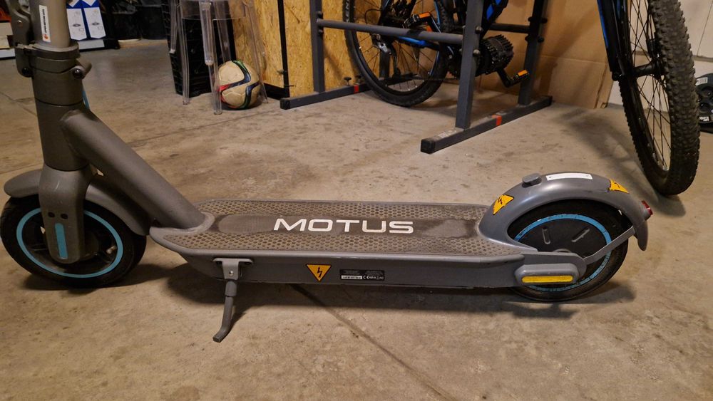 Motus Scooty 10 2021 Turkusowa