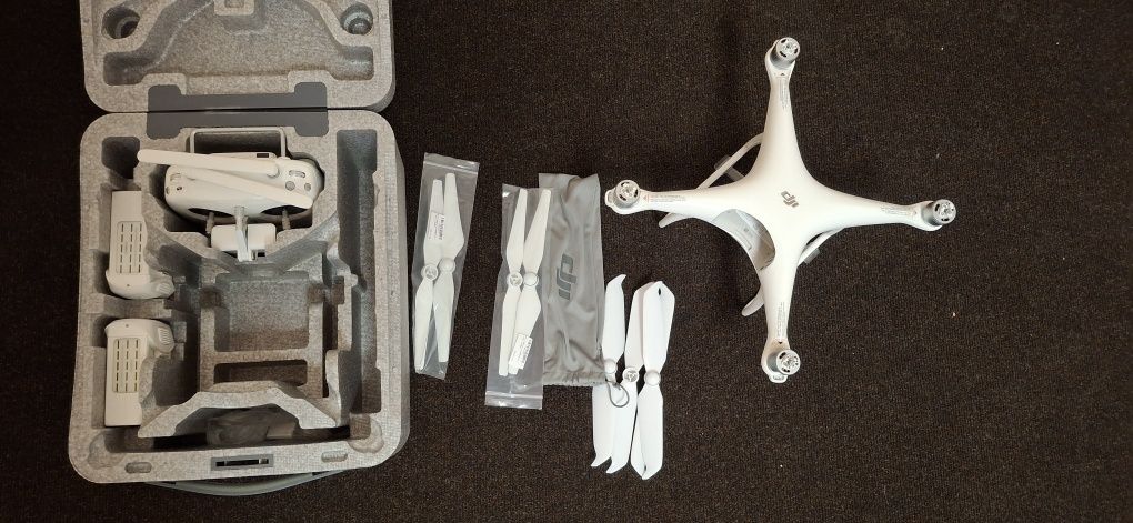 Дрон- квадрокоптер DJI Phantom 4 Advanced