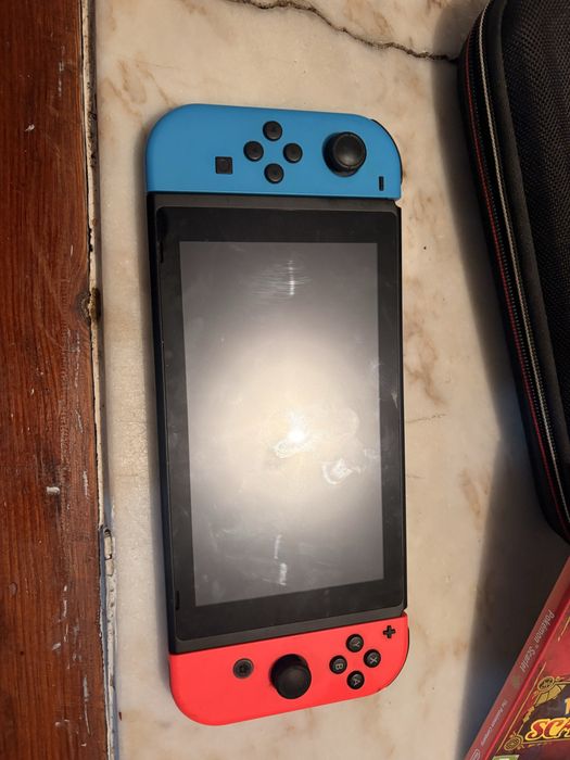 nintendo switch azul e vermelho