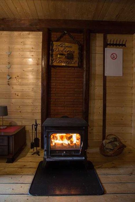 Domek RYSIÓWKA w lesie KASZUBY prywatny BASEN sauna BANIA zapraszamy