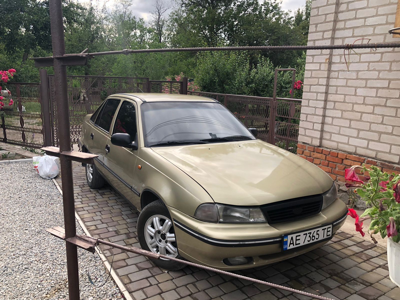 Продам део нексия