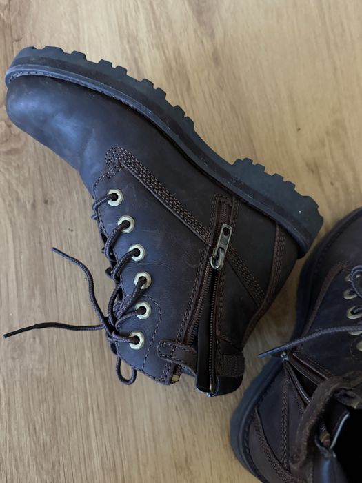 Шкіряні фірмові черевики