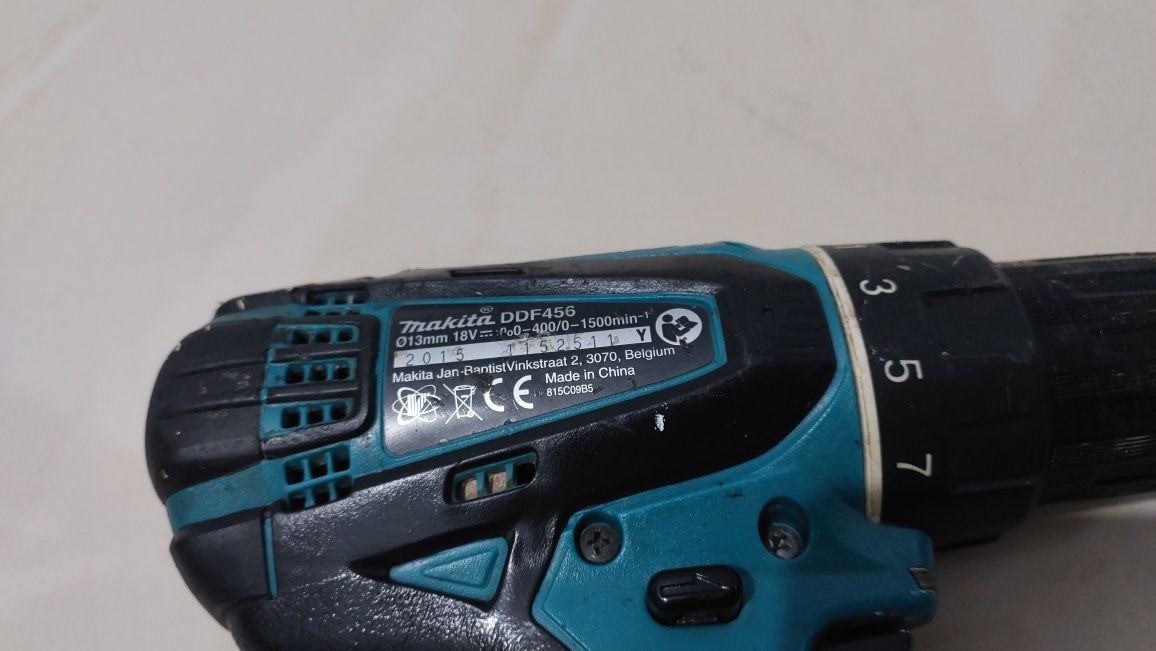 Аккумуляторная дрель-шуруповерт Makita DDF 456