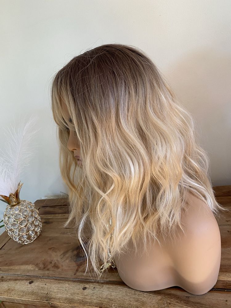 Perucci Peruka falowane wlosy blond