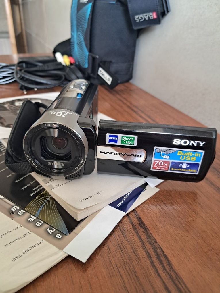 Відеокамера SONY DCR-SX45E.