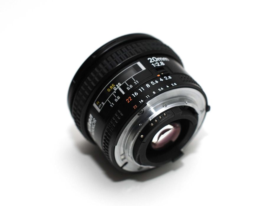 Nikon Nikkor AF 20 mm f/2.8   W-wa