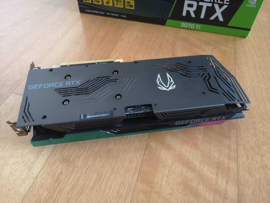 Gráfica / GPU Nvidia ZOTAC RTX 3070 Ti AMP Holoblack