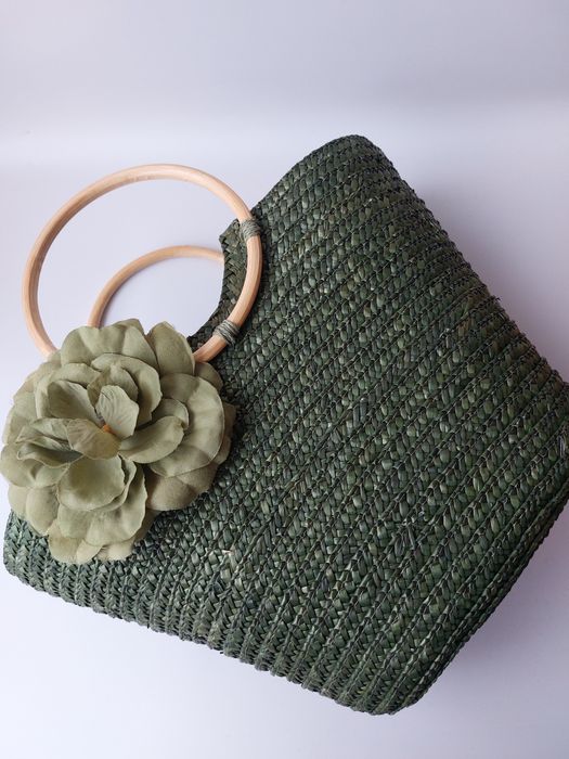 Соломʼяна сумка на літо