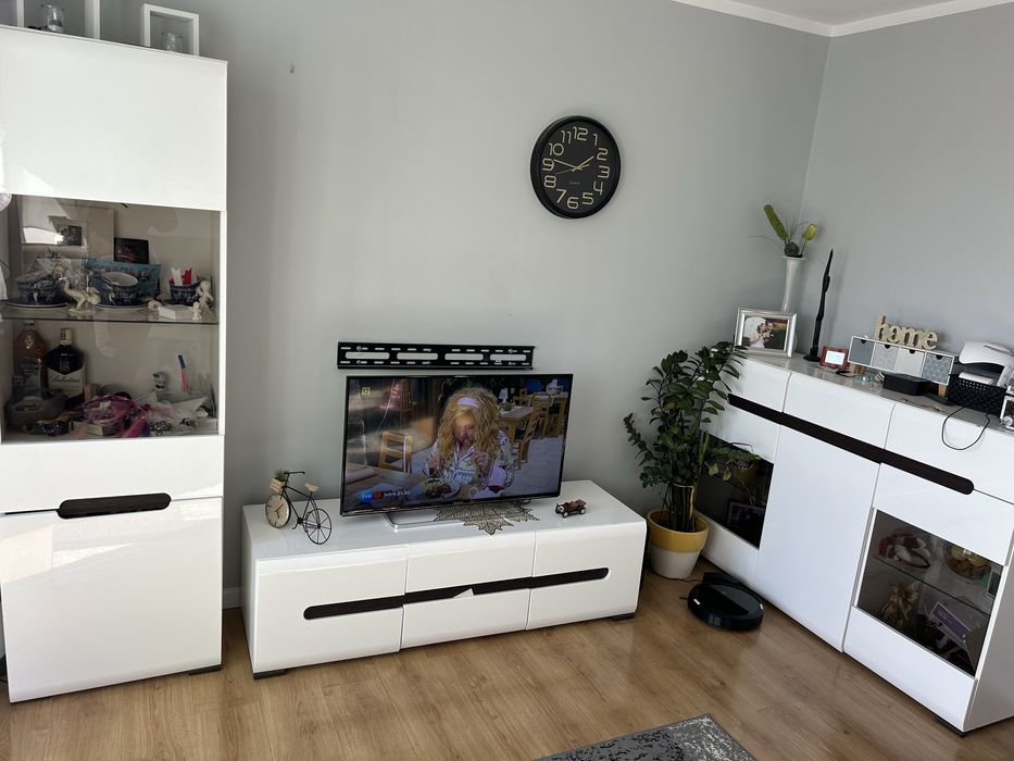 Komplet mebli pokojowych połysk