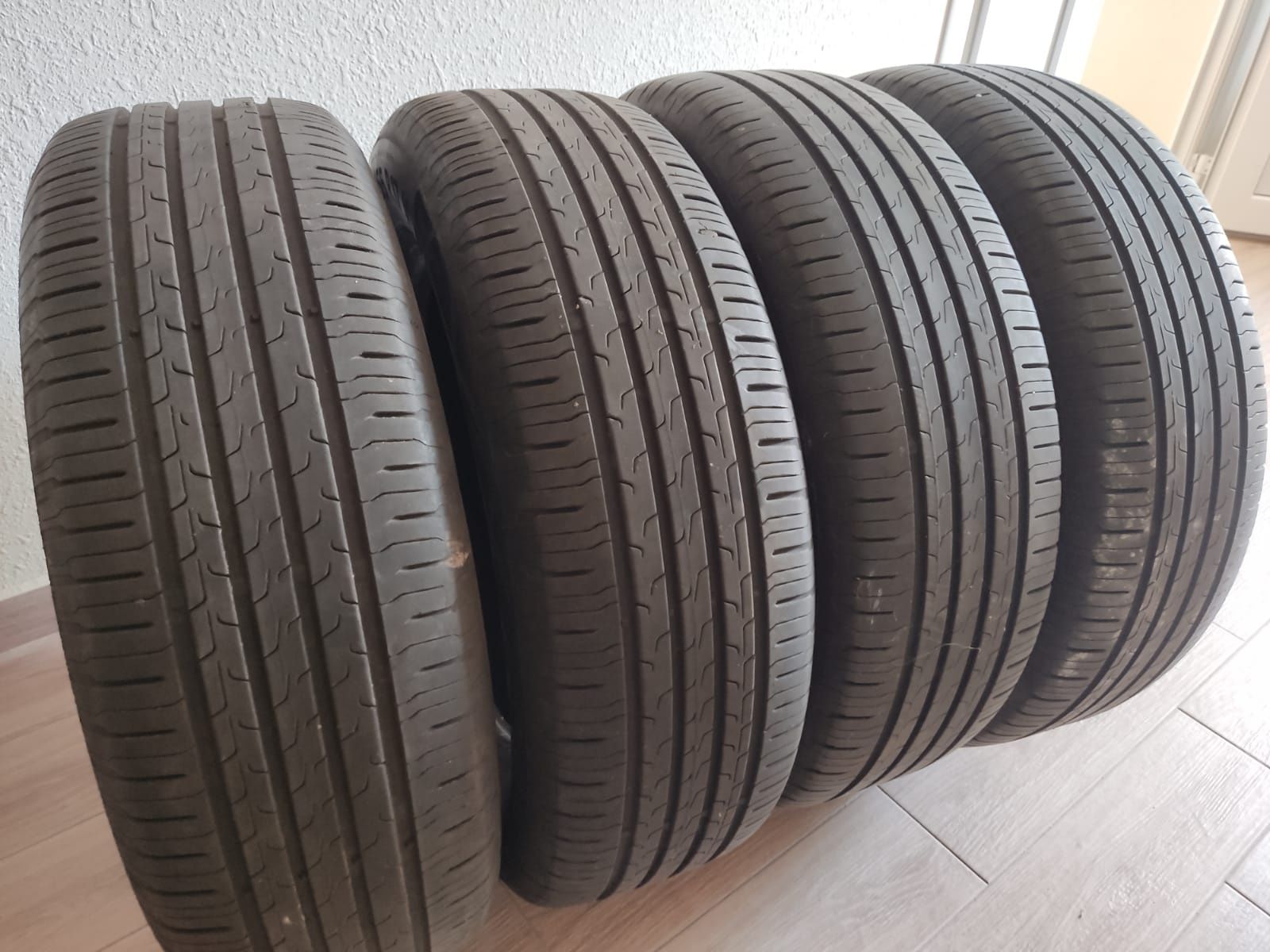 Продам літню резину/шини 215/65 R17 Continental EcoContact 6