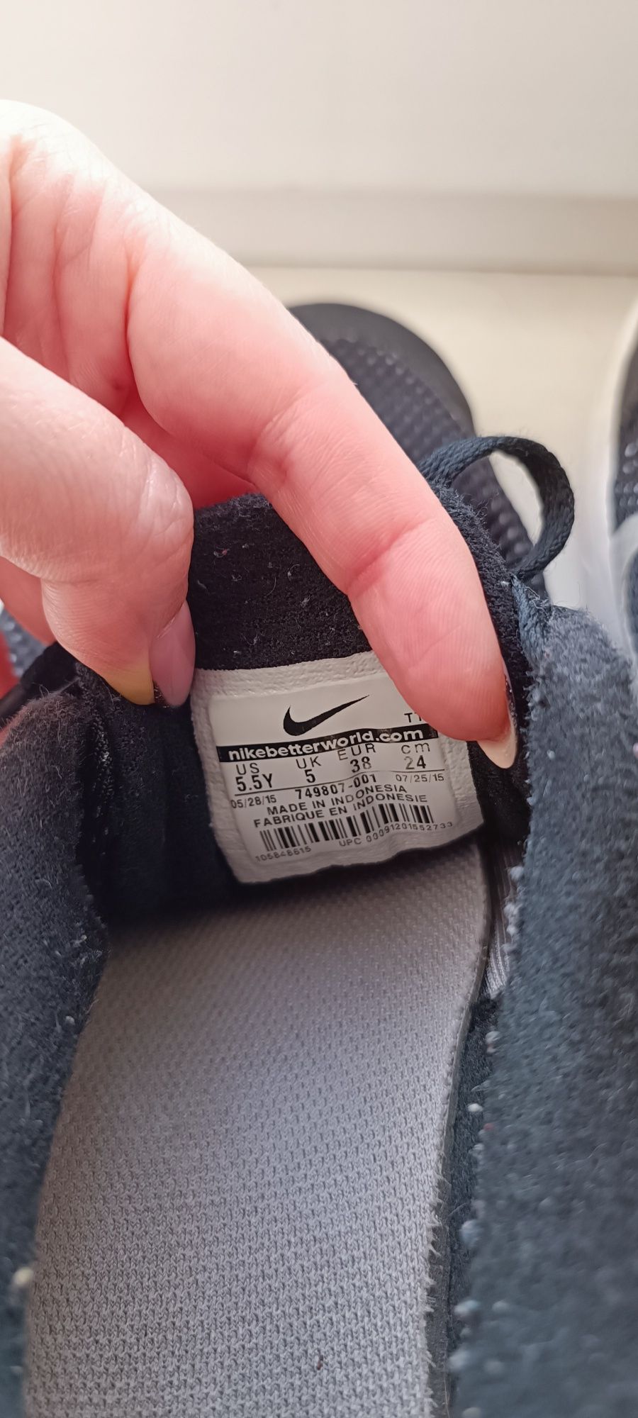 Легенькі кросівки Nike 38р