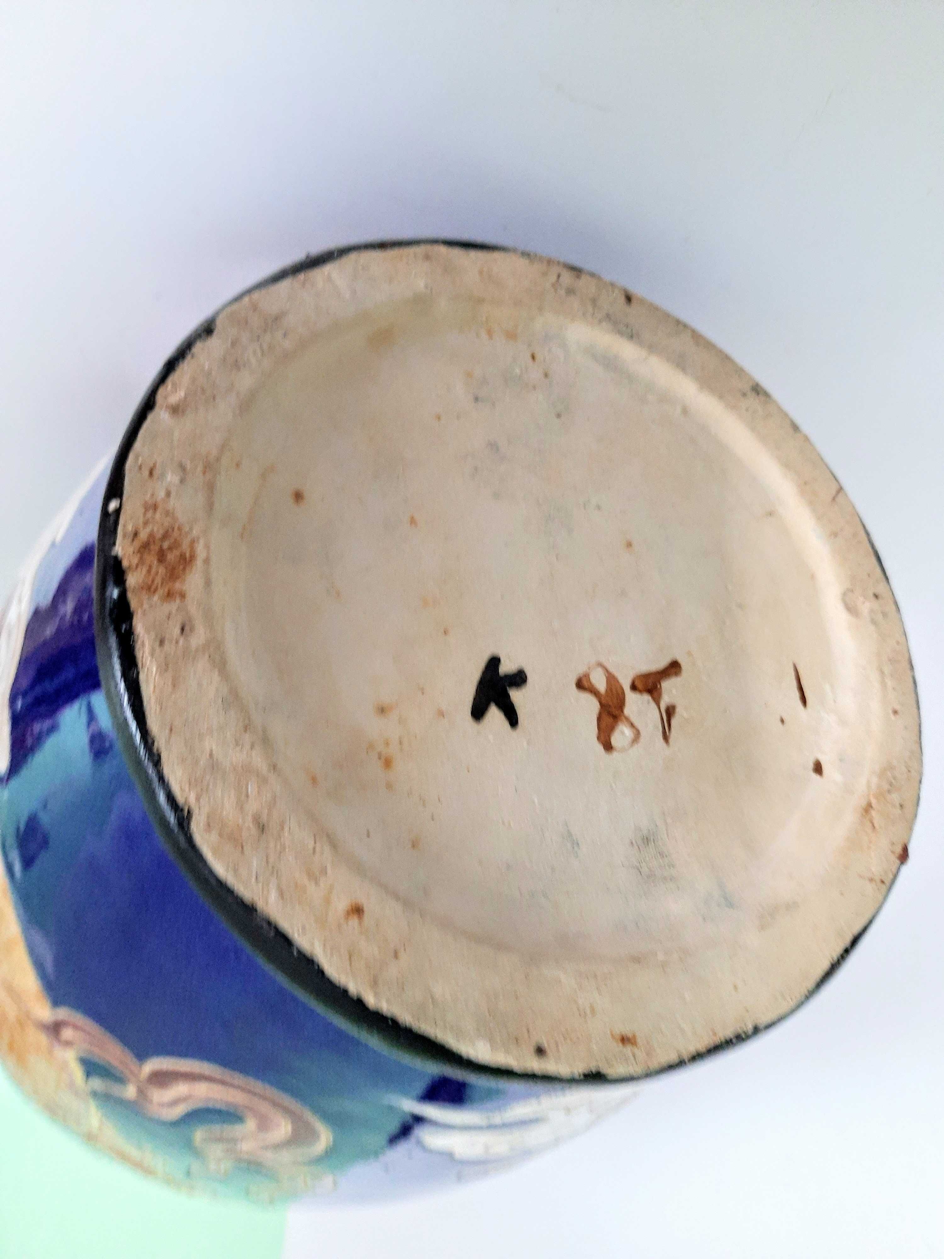 Duży wazon ceramiczny motyw smoka.