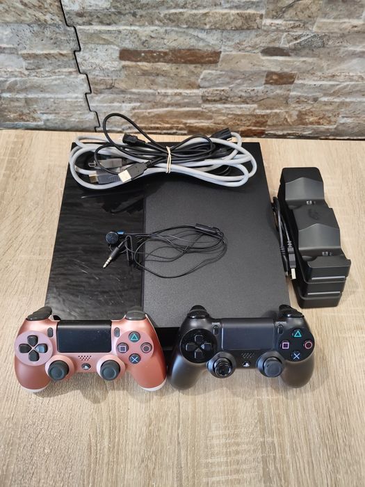 PlayStation 4 FAT 500 GB PS4 zestaw 2 pady, stacja do ładowania